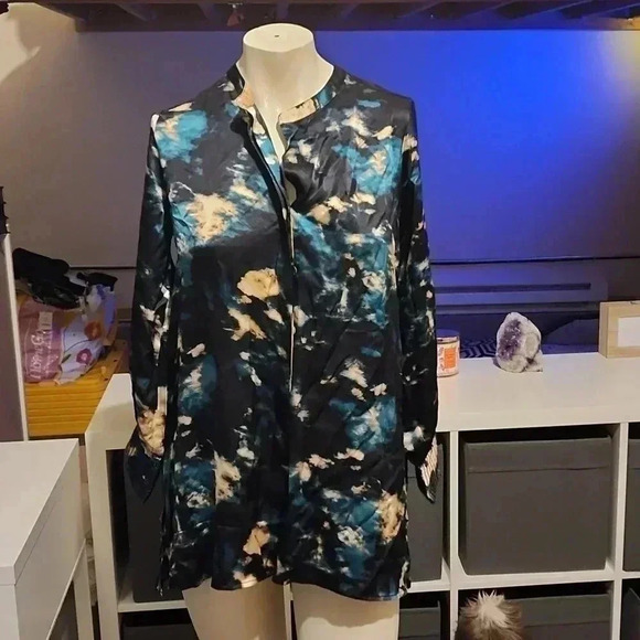 JOHNNY WAS SILK TUNIC - Picture 3 of 6